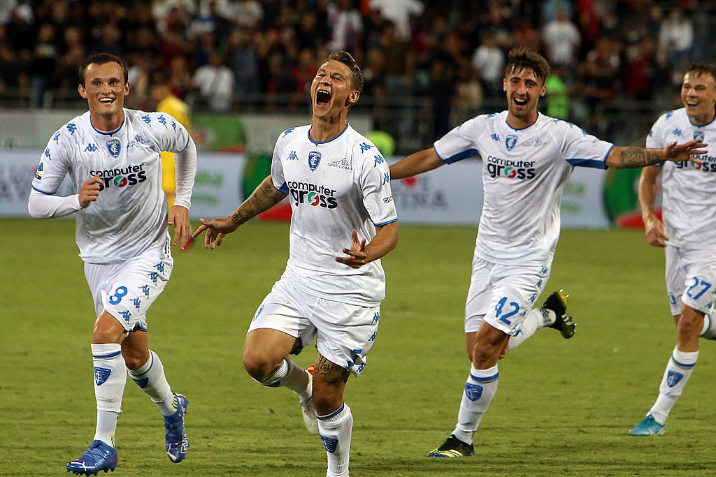 卡利亚里VS那不勒斯：意甲焦点战比分预测与赛事分析